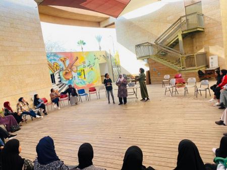 احتفال بانطلاق فعاليات مركز الاثارة العلمية في المركز الجماهيري رهط